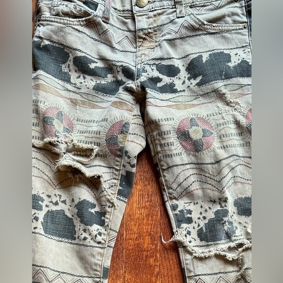 Current Elliott Ankle Skinny Jeans Women’s 27 Low Rise Tribal Destroyed Denim - Picture 7 of 7